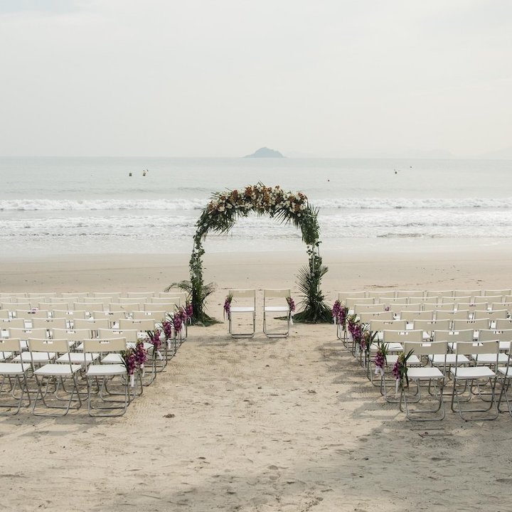 Alternate Wedding Venues Hong Kong Wedding: Bathers