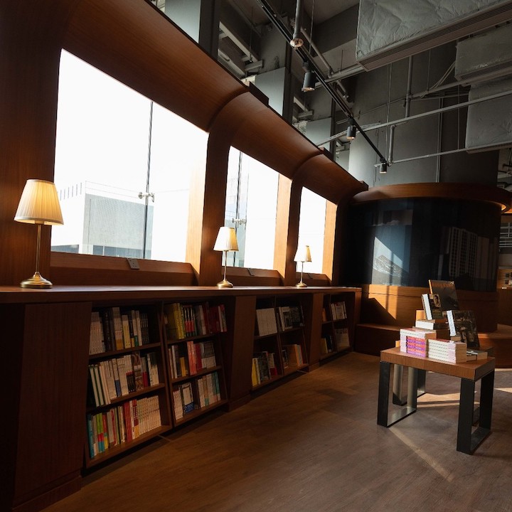 English Bookstore Hong Kong: eslite bookshop